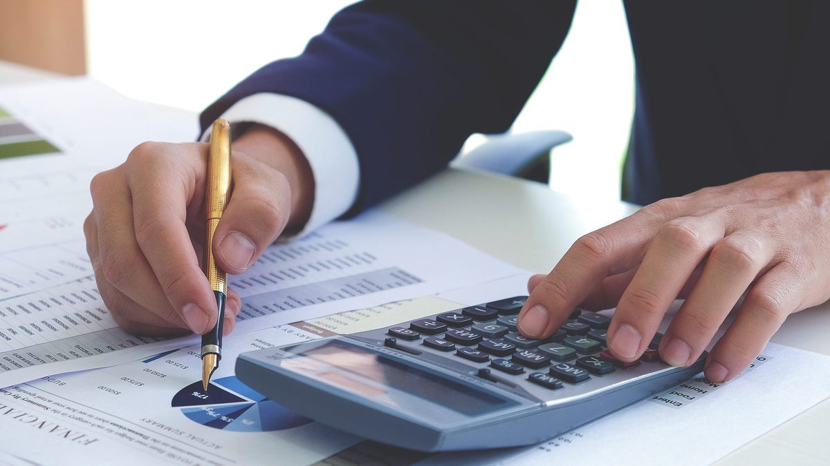 Dossier de succession et documents administratifs sur un bureau